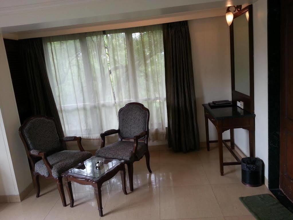 Hotel Srimaan Пуна Экстерьер фото